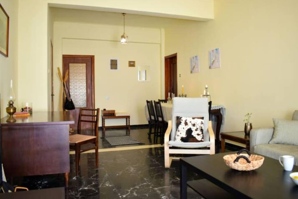 Marble Cool 2-Bedroom Down Town Yard House Kíssamos Exteriér fotografie